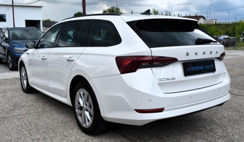 Škoda Octavia Combi 2,0 Sportline 85 Kw M6 full