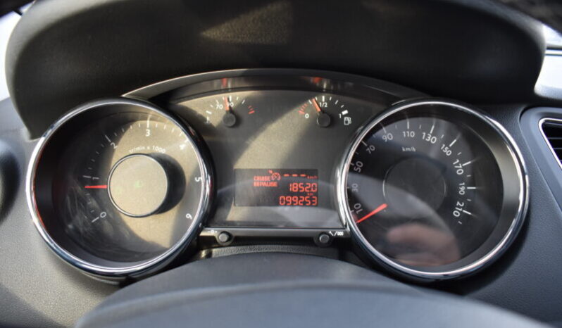 Peugeot 5008 1.6L HDi FAP Active full